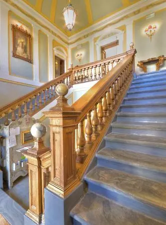 Marchese Del Grillo ホテル