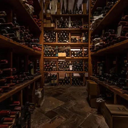 Marchese Del Grillo 4*