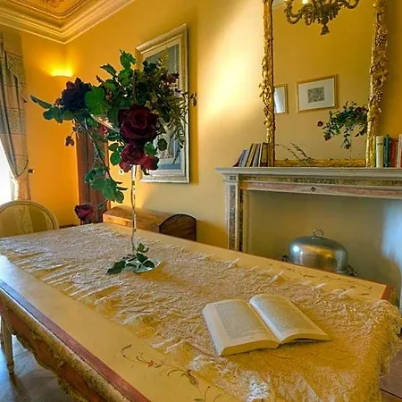 فندق Marchese Del Grillo 4*