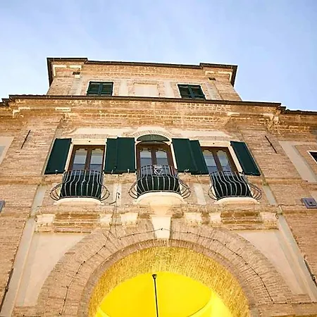 Marchese Del Grillo فندق
