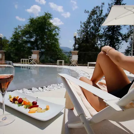 Marchese Del Grillo ホテル ファブリアーノ